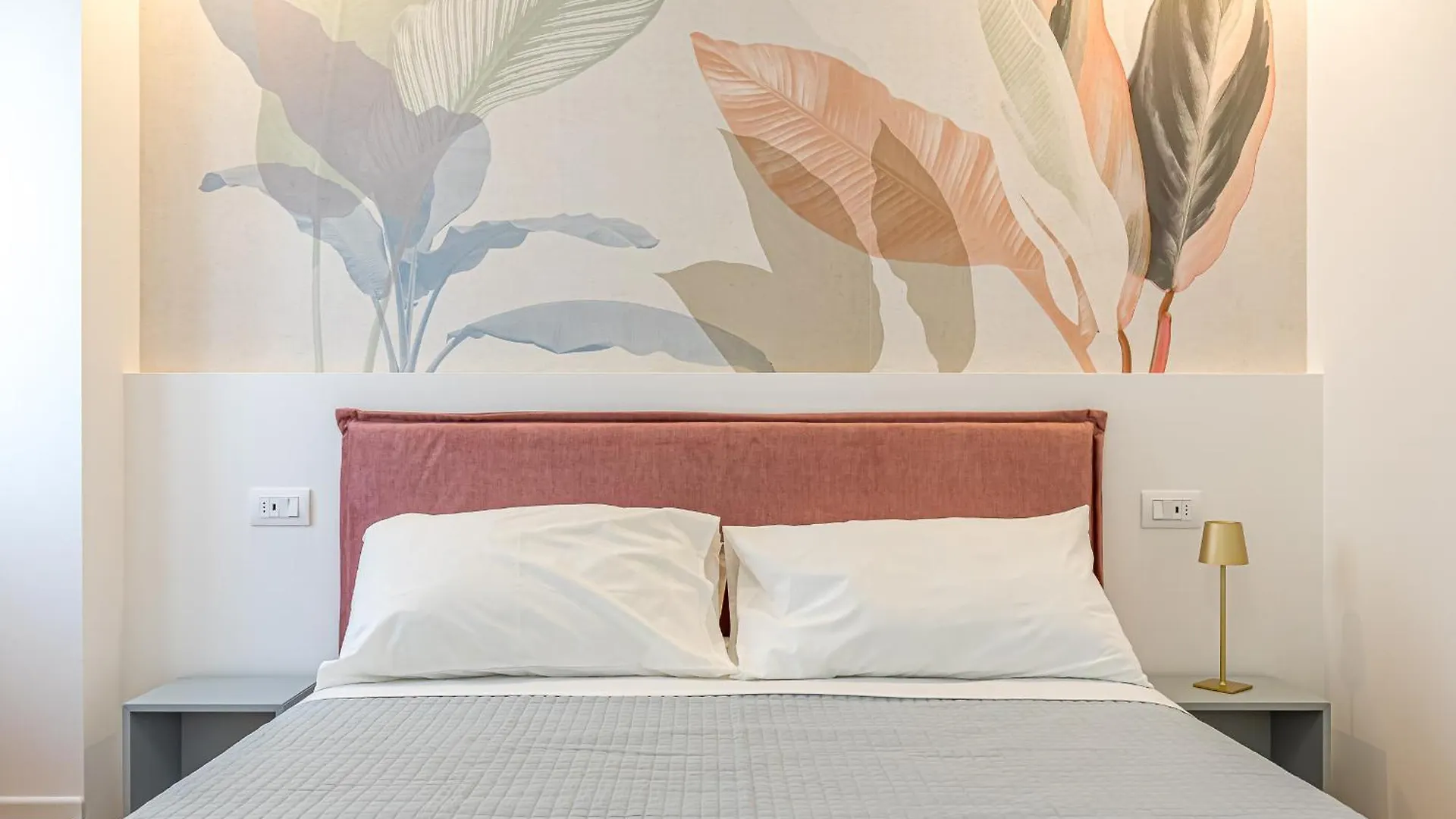 Goldie&Leon Rooms تْشيرنوبيو بيت ضيافة